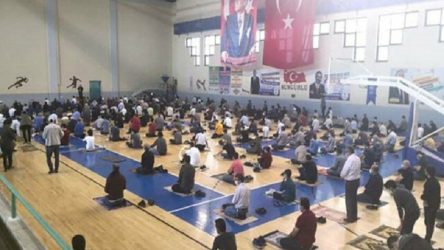 Okulların spor salonları 'cuma namazı'na açılıyor