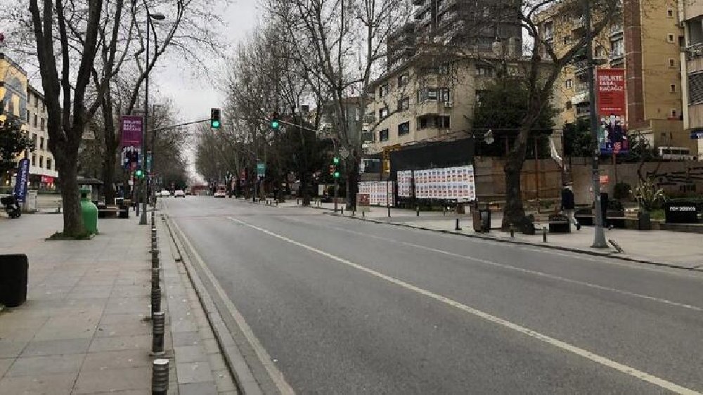 Kısıtlamalara uymayan 39 bin 604 kişiye ceza