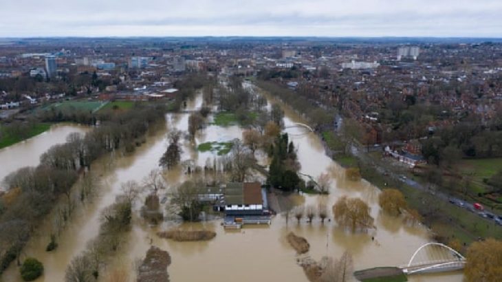 İngiltere'de Bella fırtınası: Bin 300 kişi tahliye edildi