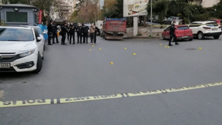 İstanbul'da polis merkezi önünde silahlı saldırı: 2 yaralı
