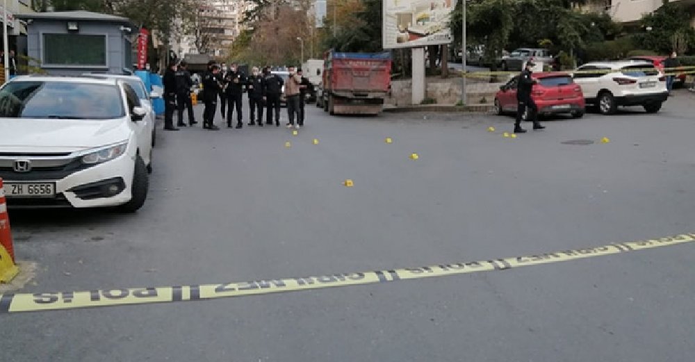 İstanbul'da polis merkezi önünde silahlı saldırı: 2 yaralı