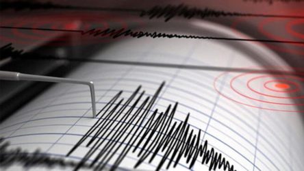 İzmir'de 4,4 büyüklüğünde deprem
