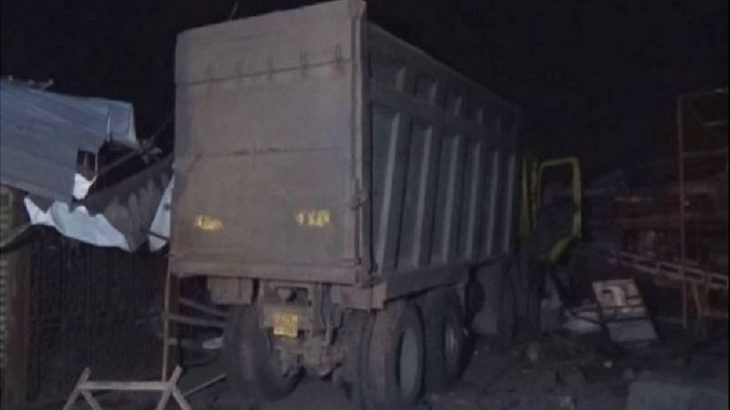 Hindistan'da kamyon, kaldırımda uyuyan işçileri ezdi: 15 işçi hayatını kaybetti