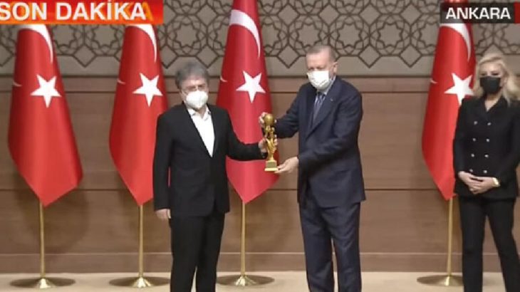 Erdoğan, ödül dağıtacağı gazetecilere konuştu; dijital ağları eleştirdi