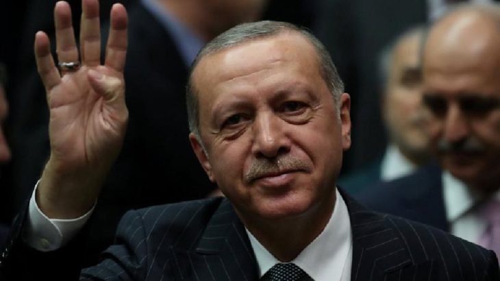 Erdoğan 'Rabia selamı' vermeyi unutan AKP'li il başkanını uyardı: Bizim selamı biliyorsunuz değil mi? Bunu unutmayalım