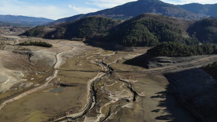 Bursa'nın su ihtiyacını karşılayan Nilüfer Barajı'nda doluluk oranı yüzde 5'e düştü