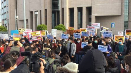 Melih Bulu protestoları nedeniyle gözaltına alınan 21 öğrenci daha serbest bırakıldı