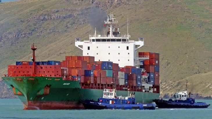 Türk gemisi rehin alındı: 1 ölü