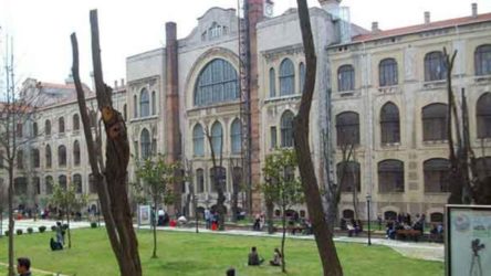 Marmara Üniversitesi, final sınavında 