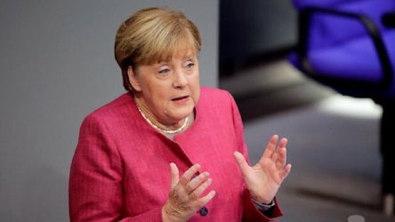 Merkel'den ABD açıklaması: Görüntüler beni kızdırdı ve üzdü