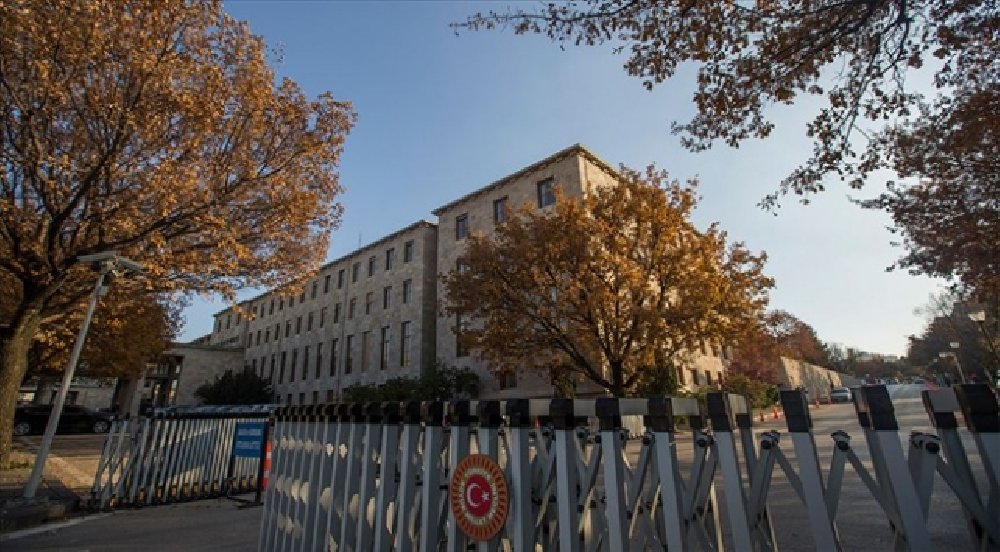 Mecliste ziyaretçi yasağı bir ay daha uzatıldı