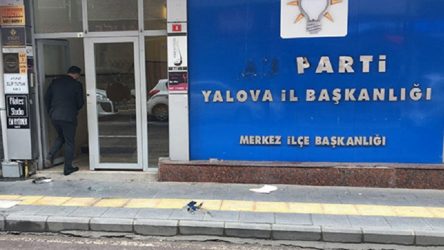 Yalova AKP İl Binasına saldırı