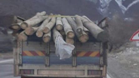 İddia: AKP'li İlçe Başkanı elektrik direklerini satmaya çalışırken yakalandı!