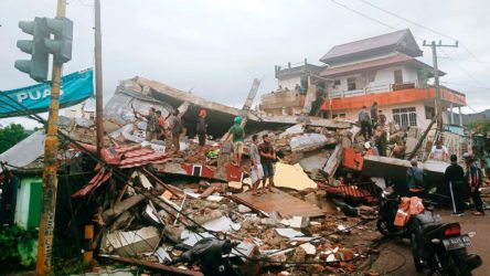 Endonezya'daki depremde can kaybı 56'ya yükseldi