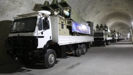 İran'dan Basra Körfezi'nde yeni füze üssü