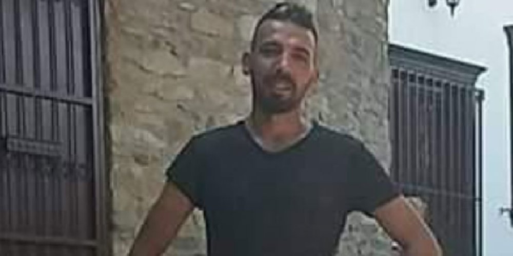 Aylardır işsiz olan iki çocuk babası müzisyen, geçinemediği için intihar etti!