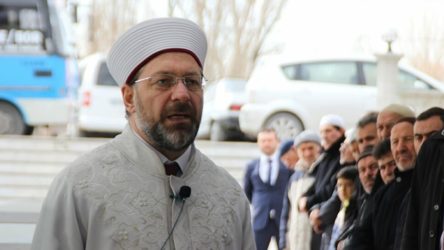 Diyanet'ten manidar hutbe