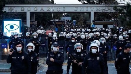 Boğaziçi Üniversitesi'nde gözaltına alınan 51 kişi adliyeye sevk edildi