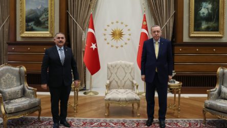Erdoğan, 3 Rektörle Külliye'de görüştü