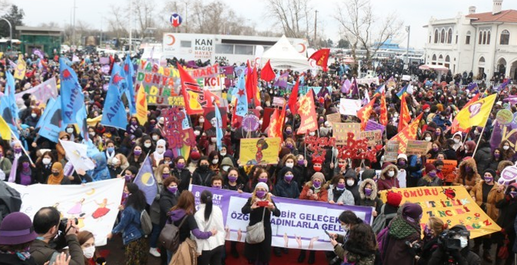 Kadıköy'deki 8 Mart eyleminde gözaltına alınan 9 kişiye tutuklama talebi!