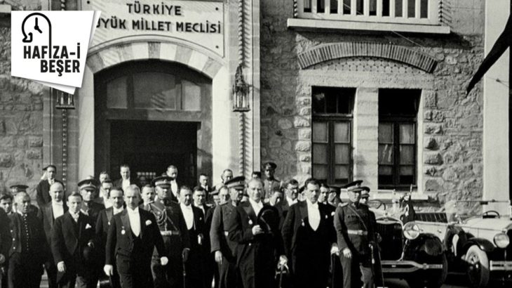 3 Mart 1924: Halifelik kaldırıldı
