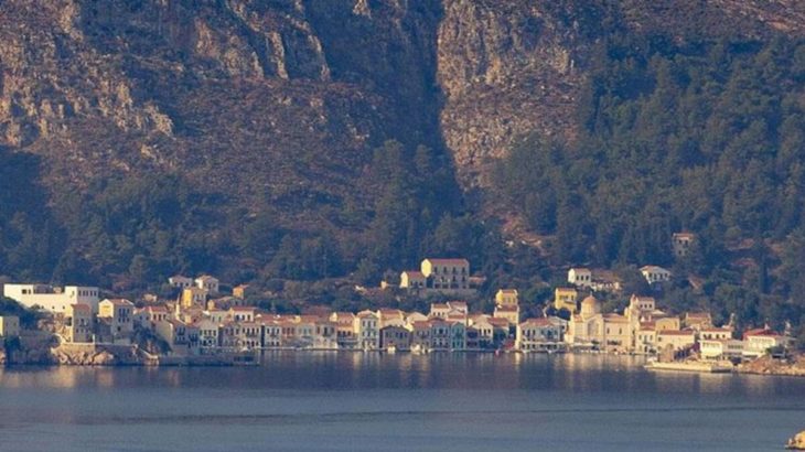 Bakanlık duyurdu: Yunanistan, Meis Adası'na hücumbot konuşlandırdı