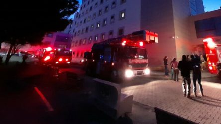 İstanbul'da Zeynep Kamil Hastanesi'nde yangın