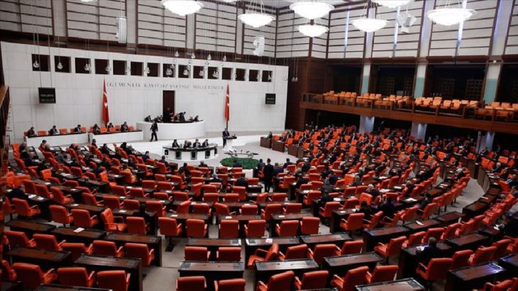 Meclis açılıyor: Tartışmalı yasalar gündemde