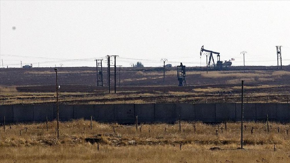 "ABD, Suriye petrol sahalarından çalıntı petrolle dolu 300 tankeri Irak'a götürdü"
