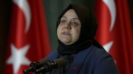 AKP'li Bakan Zehra Zümrüt Selçuk: Mutlu kadın, uyumlu aile