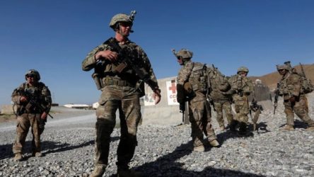 Taliban, ülkede kalacak yabancı güçleri tarih vererek tehdit etti