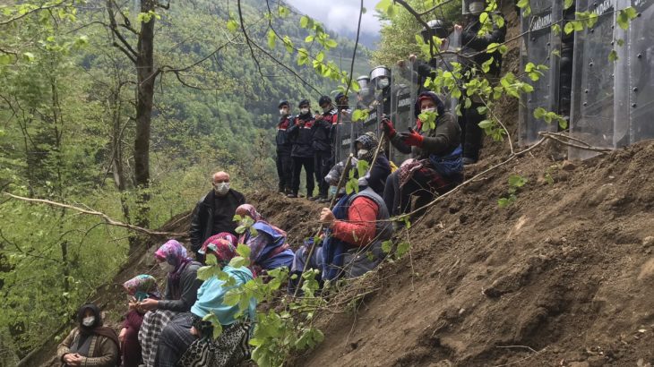 İkizdere'de köylülerin Cengiz'e karşı direnişi sürüyor: Jandarma halkın üzerine taş yuvarladı!
