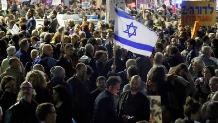 Kudüs’te Netanyahu'nun istifasını isteyenler sokaklara döküldü