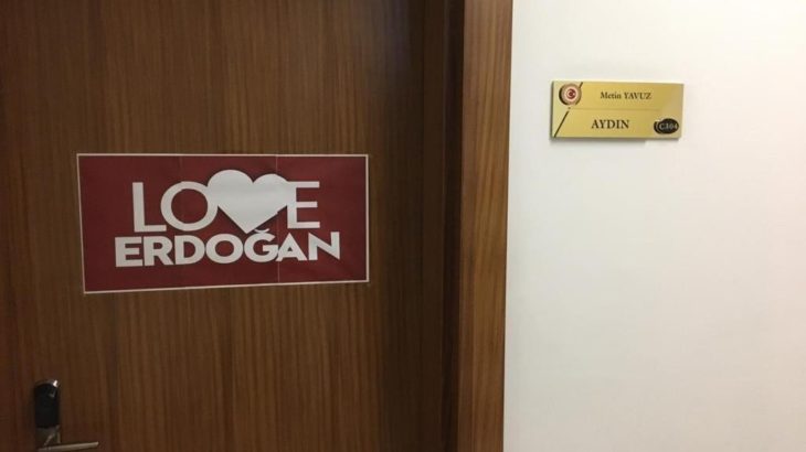 'Love Erdoğan' furyası TBMM'deki vekil odalarına taşındı!