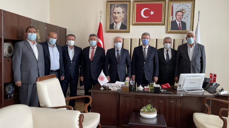 'Suçlu'ların AKP'li yetkililerle boy boy fotoğrafları çıkmaya devam ediyor...