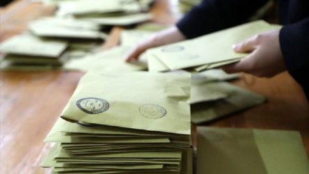 Yasada sona gelindi: Seçim barajı yüzde 5'e iniyor