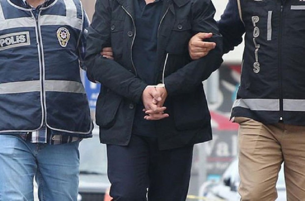 İstanbul'da ev baskınları: Muhalif, sanatçı ve gazeteciler gözaltında!