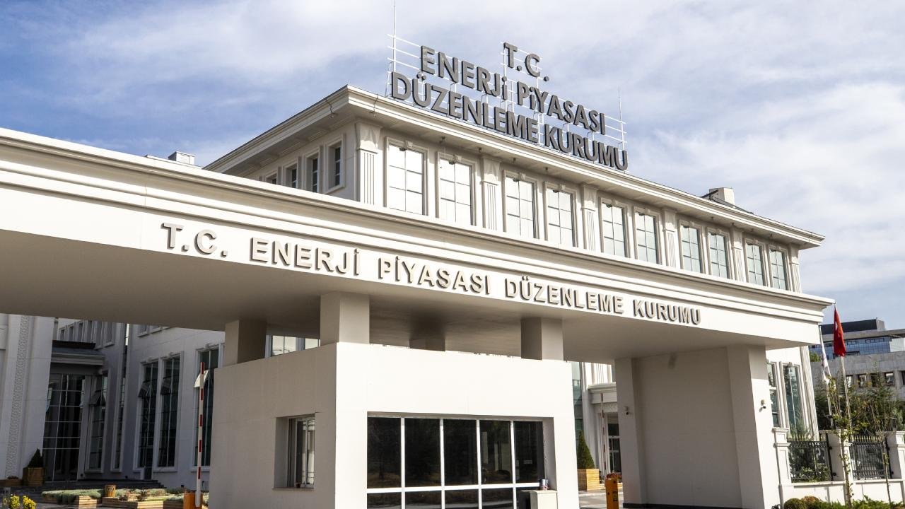 400 bin liralık halı alan EPDK'dan 'yasal mevzuata uygun' açıklaması