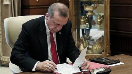 Erdoğan yetkilere doymuyor: AKP'lilerin görev sürelerini uzatacak