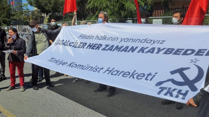 Komünistler, Konsolosluk önünde İsrail'i protesto etti