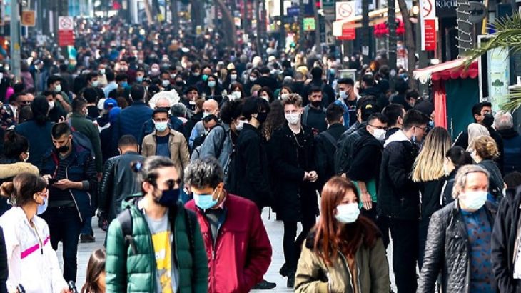 Türkiye'de bugün 231 kişi hayatını kaybetti, 8 bin 697 yeni vaka tespit edildi