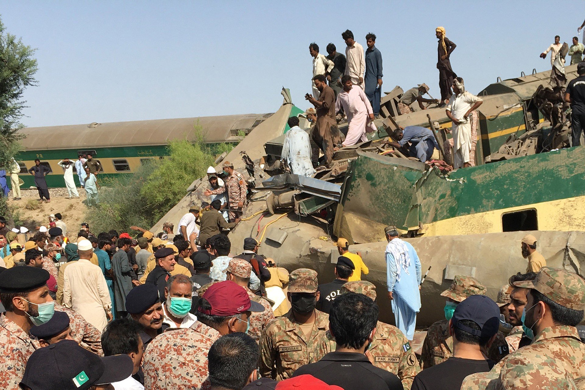 Pakistan'da tren kazası: 40 ölü, 100'den fazla yaralı