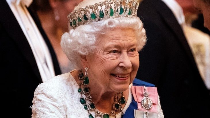 Öğrenciler, Oxford'da 'sömürgeci geçmişi' hatırlattığı gerekçesiyle kraliçenin portresini kaldırdı