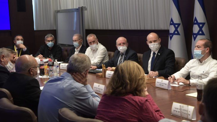 İsrail'de maske zorunluluğu yeniden geliyor
