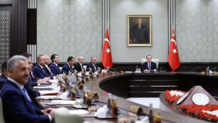 Bütün gözler Ankara'daydı: Kabine toplantısı yine ertelendi