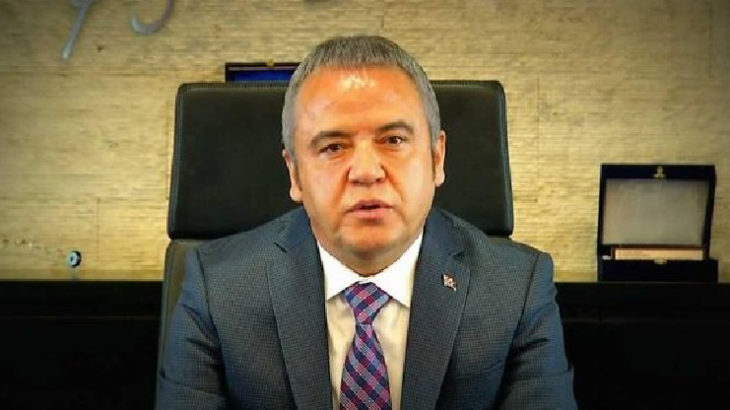 Antalya Belediye Başkanı Böcek: Yanıyoruz bizi kurtarın!