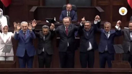 Saadet Partili iki belediye başkanı AKP'ye geçti