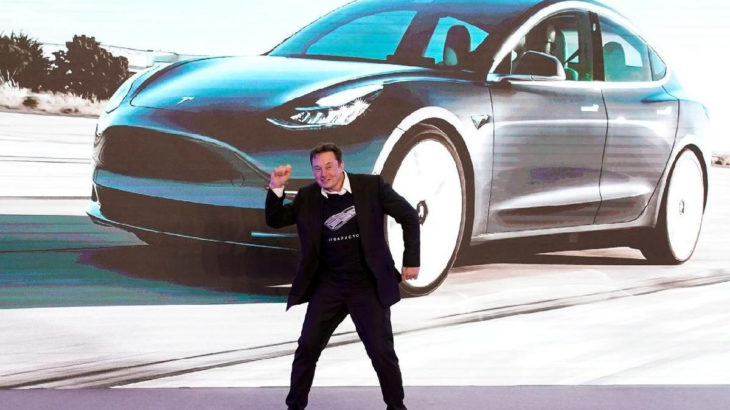 Tesla marka araçları fareler yiyor fakat garanti kapsamına alınmayacak