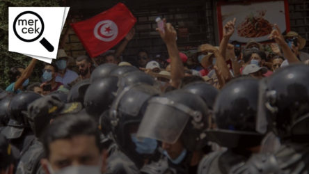 Devrim mi darbe mi: Tunus’u analiz etmek