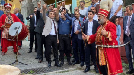 MHP'nin etkinliğine katılan emniyet görevlisine soruşturma